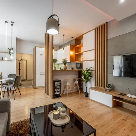 Blizko Stanice Podtatranskeho 1 Center 4 Appartement