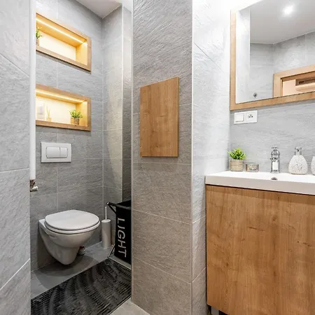 Blizko Stanice Podtatranskeho 1 Center 4 Appartement *