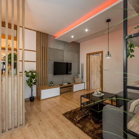 Blizko Stanice Podtatranskeho 1 Center 4 Appartement *